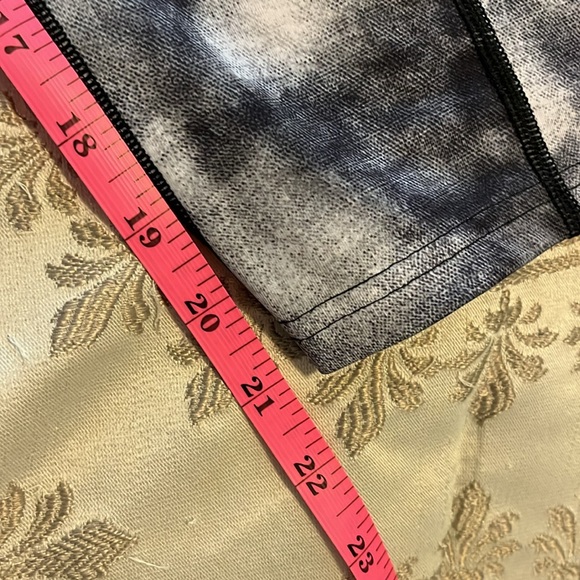 Tek Gear maternity cropped yoga pants, size L, color navy blue and white - Picture 6 of 9